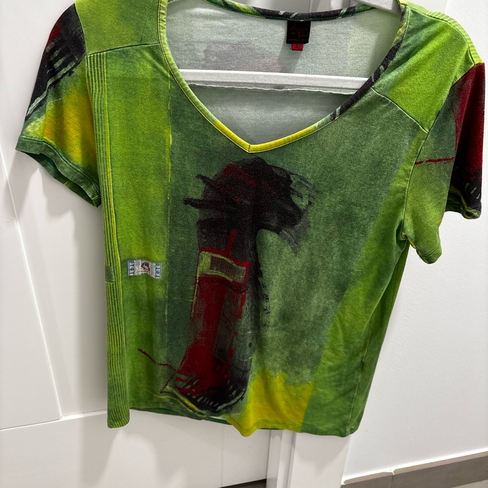 Artistic Green and Red Women's Short Sleeve Top